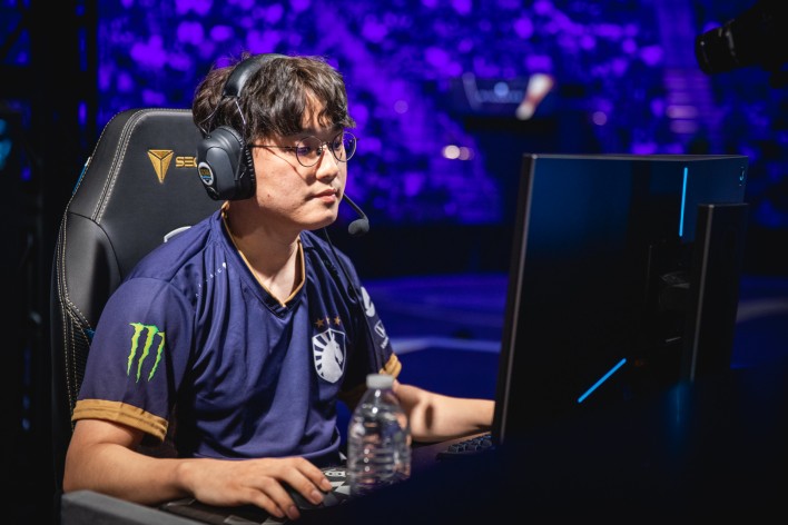 开云体育-TeamLiquid鏖战TSM，Huni爆发神勇